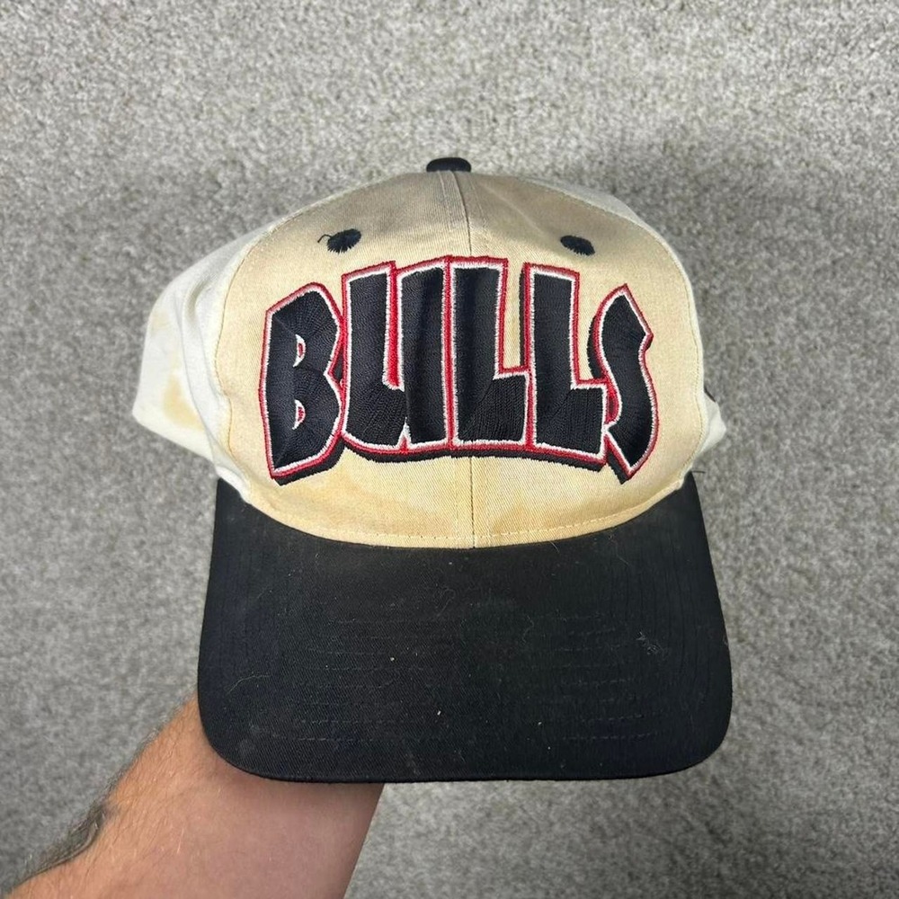 Vintage 90s Chicago Bulls graffiti bubble script twill SnapBack hat cap TWINS